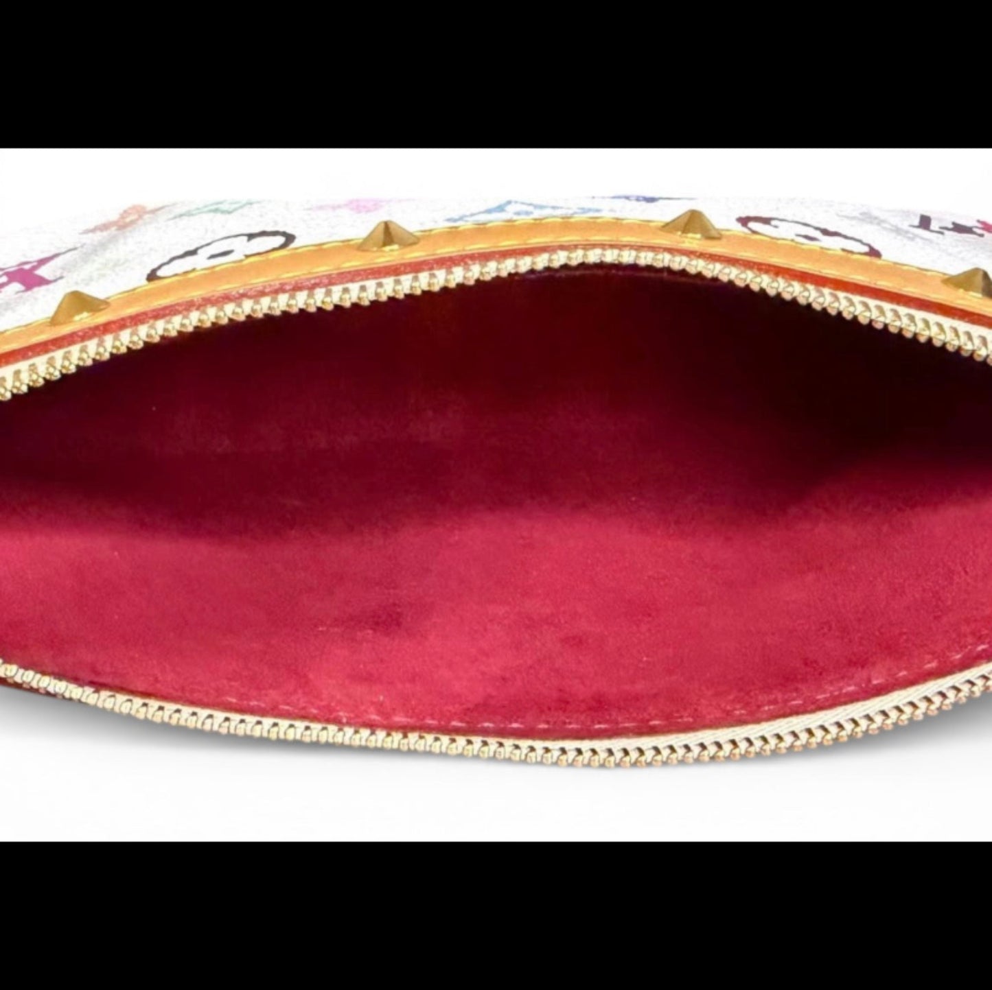 Louis Vuitton Pochette Accessoires in Multicolore Blanc coated canvas, interior view